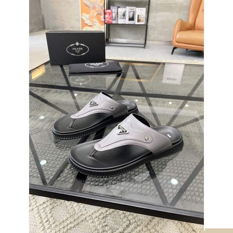 Pra*a slippers